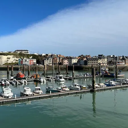 Dm 18 - Entre Port Et Mer 1er Etage *